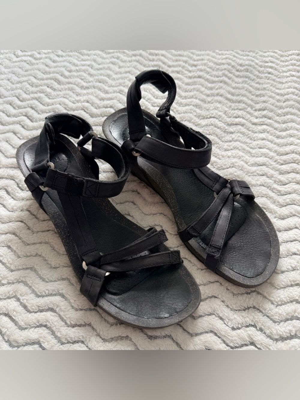 TEVA Ysidro Black Strappy Adjustable Leather Comfort Wedge Heel Sandals Sz 8.5